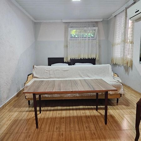 Guest House 2 Floor Batumi Exteriör bild