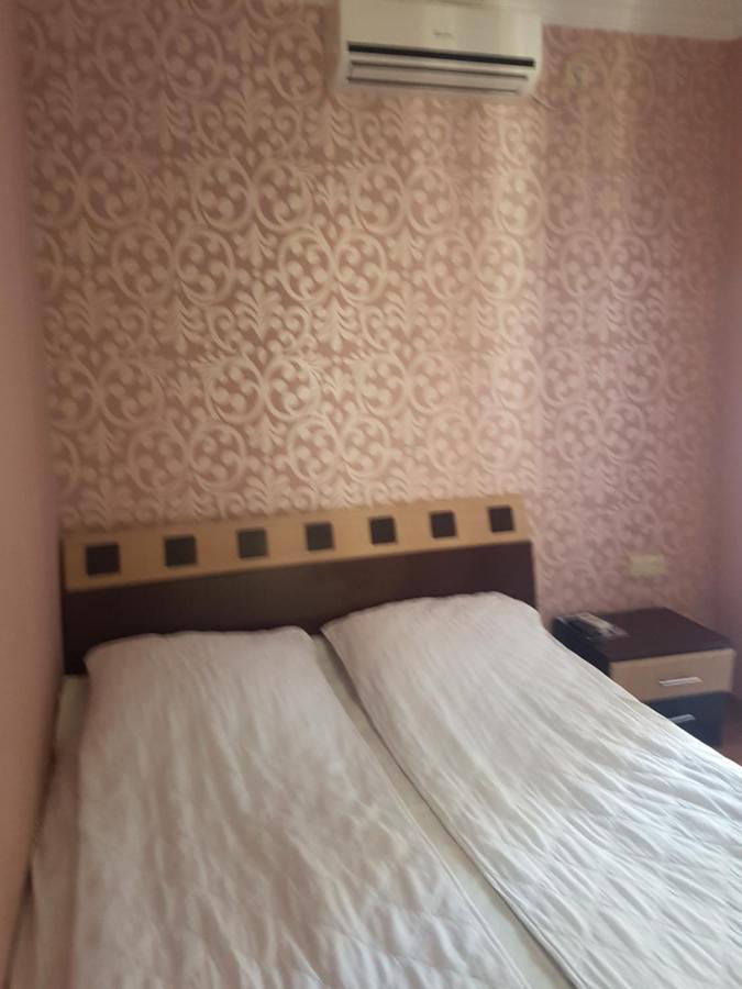 Guest House 2 Floor Batumi Exteriör bild