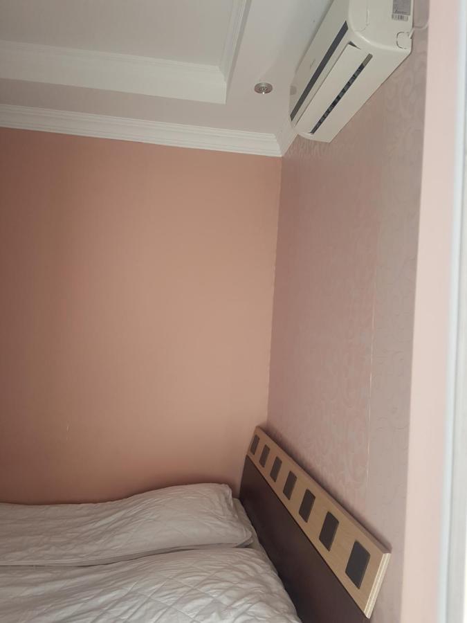 Guest House 2 Floor Batumi Exteriör bild