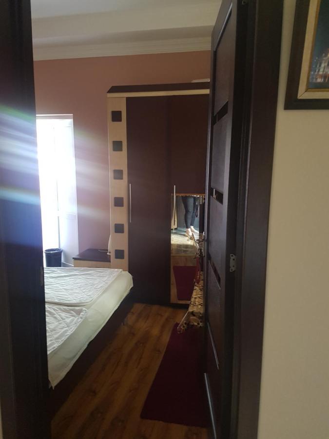 Guest House 2 Floor Batumi Exteriör bild