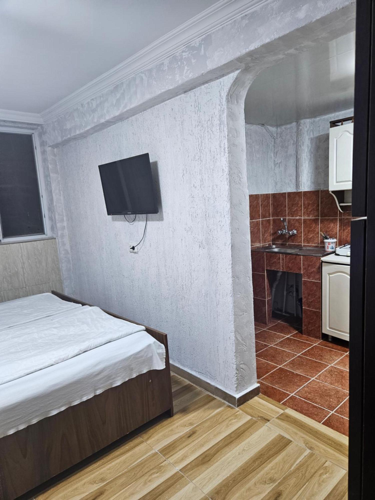 Guest House 2 Floor Batumi Exteriör bild