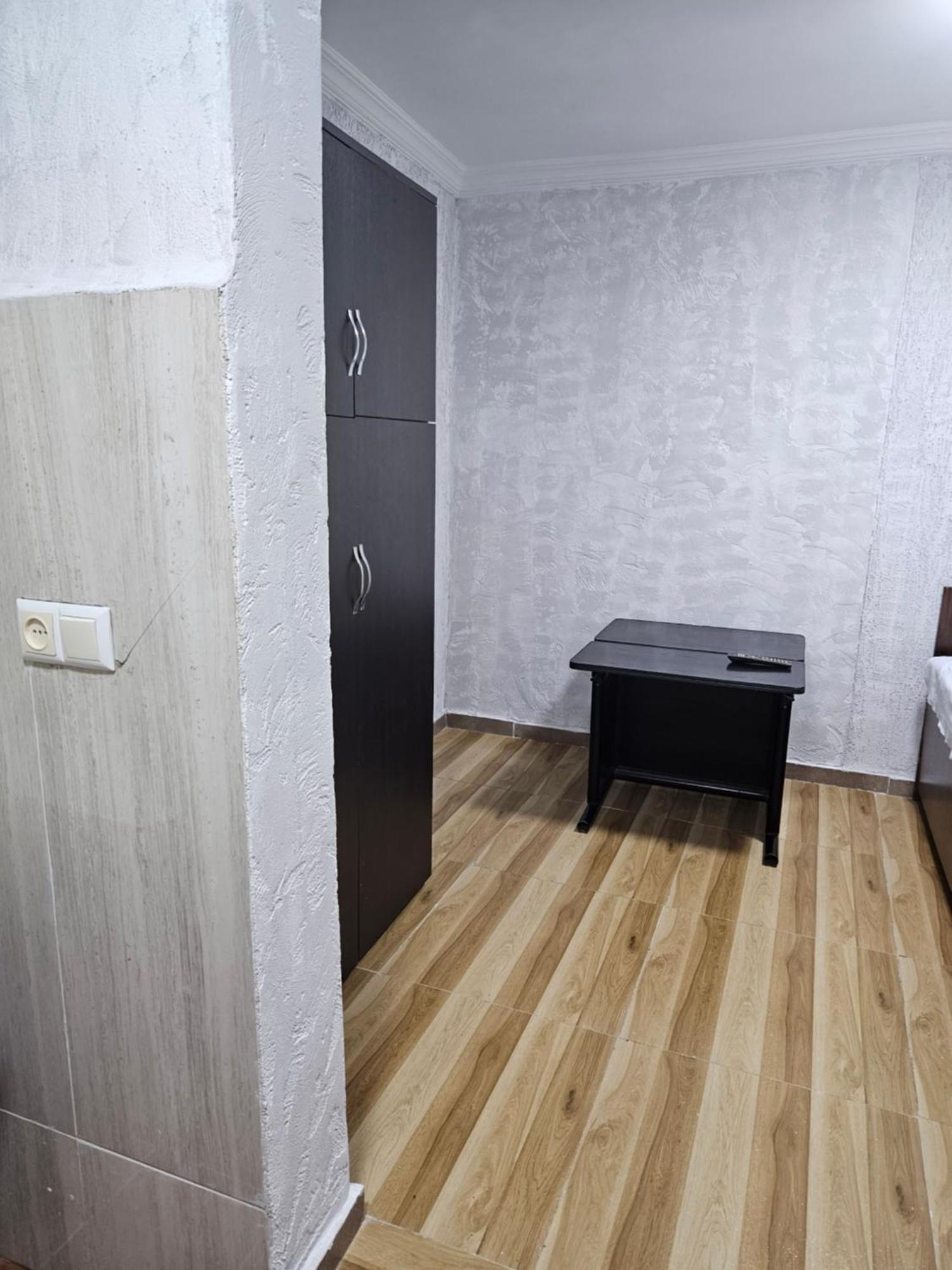 Guest House 2 Floor Batumi Exteriör bild