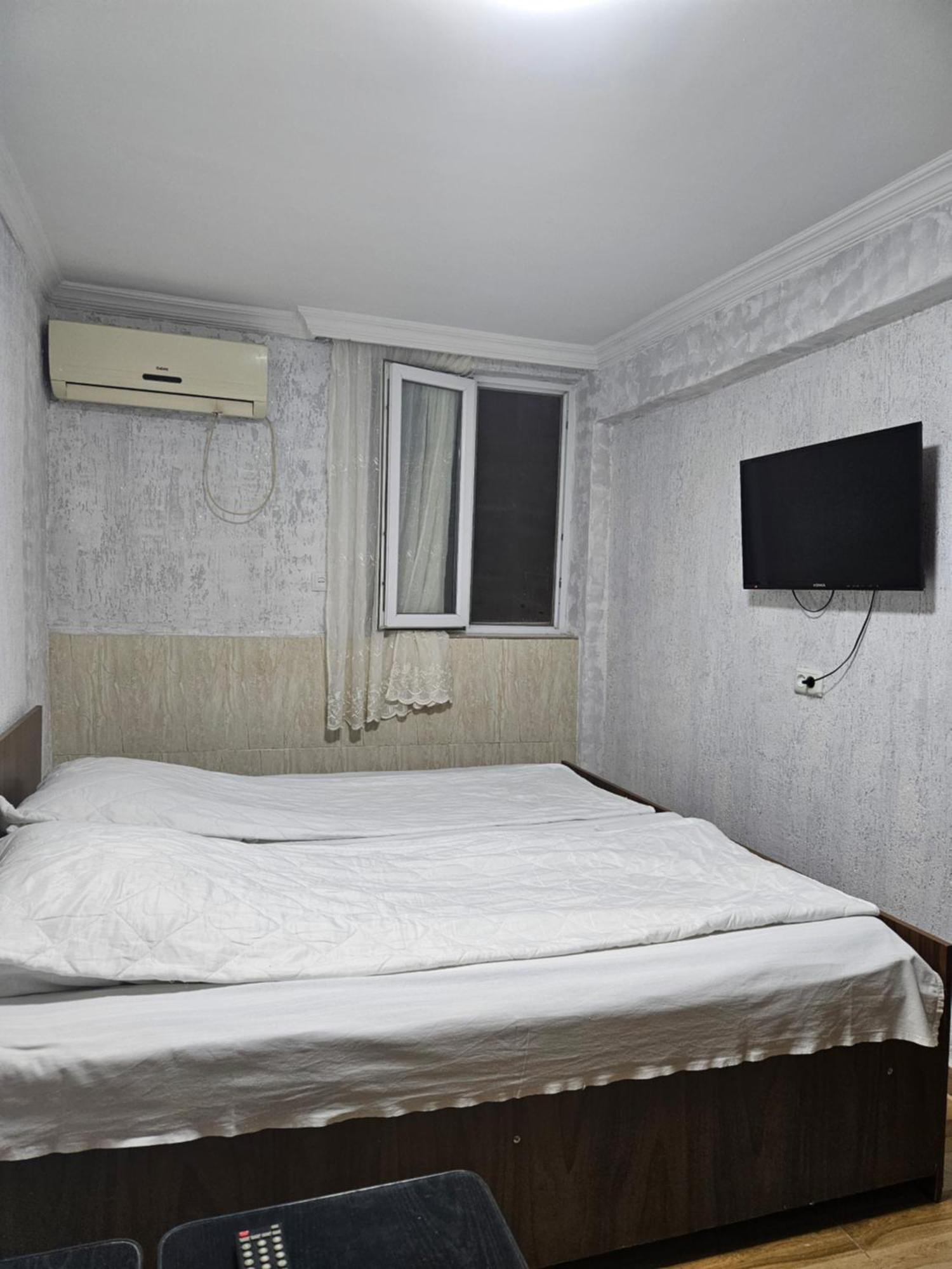 Guest House 2 Floor Batumi Exteriör bild