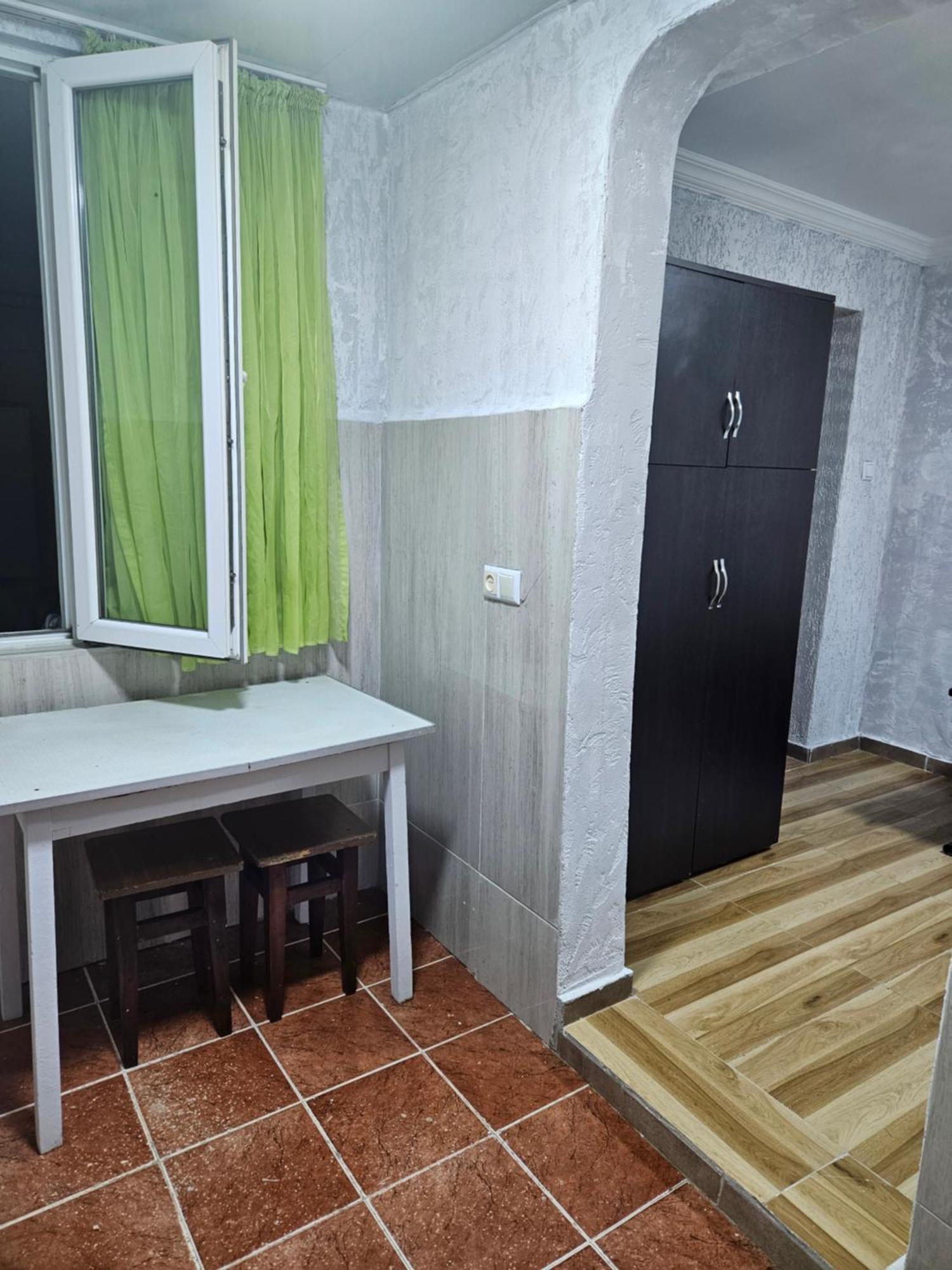 Guest House 2 Floor Batumi Exteriör bild