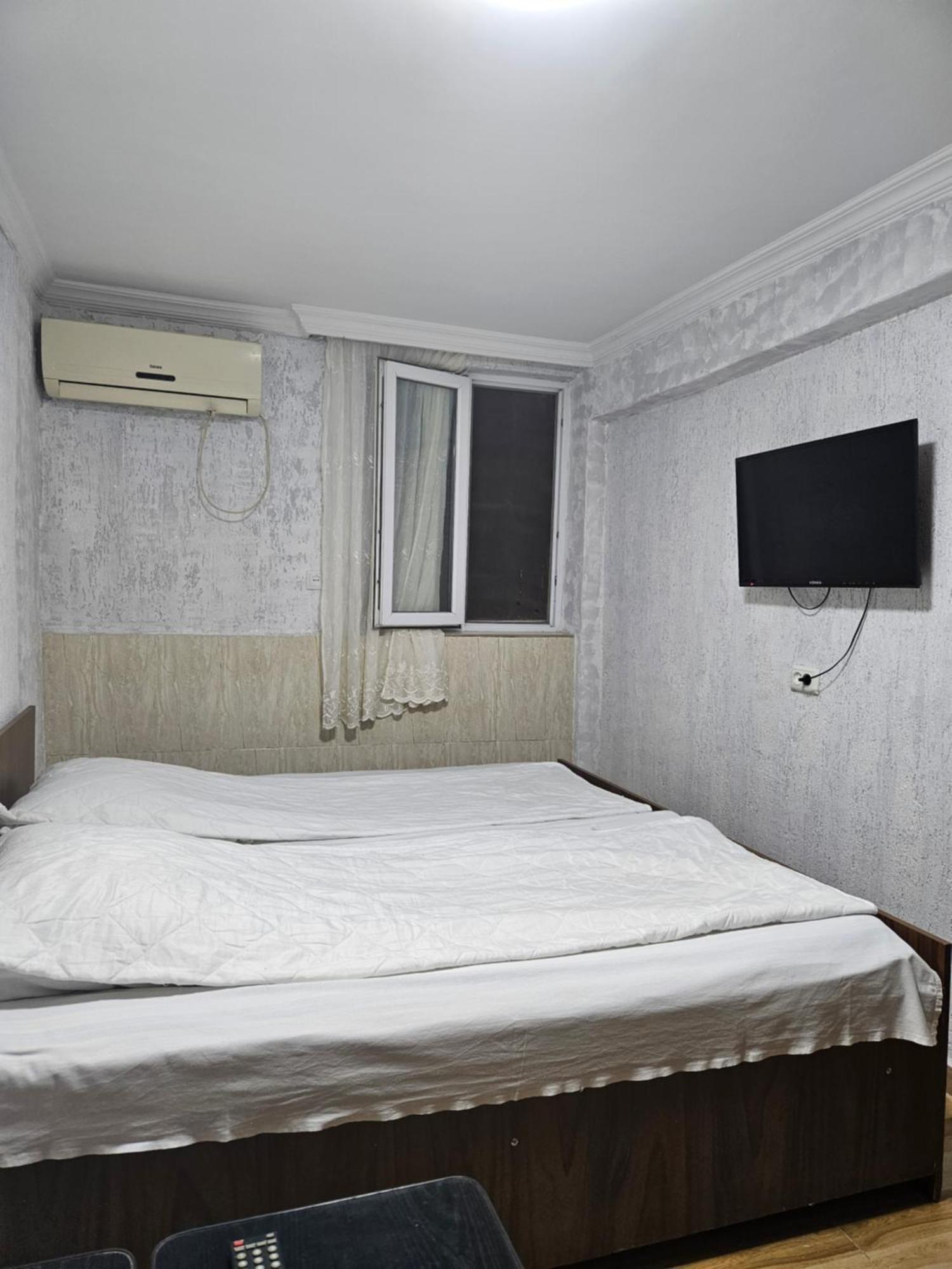 Guest House 2 Floor Batumi Exteriör bild