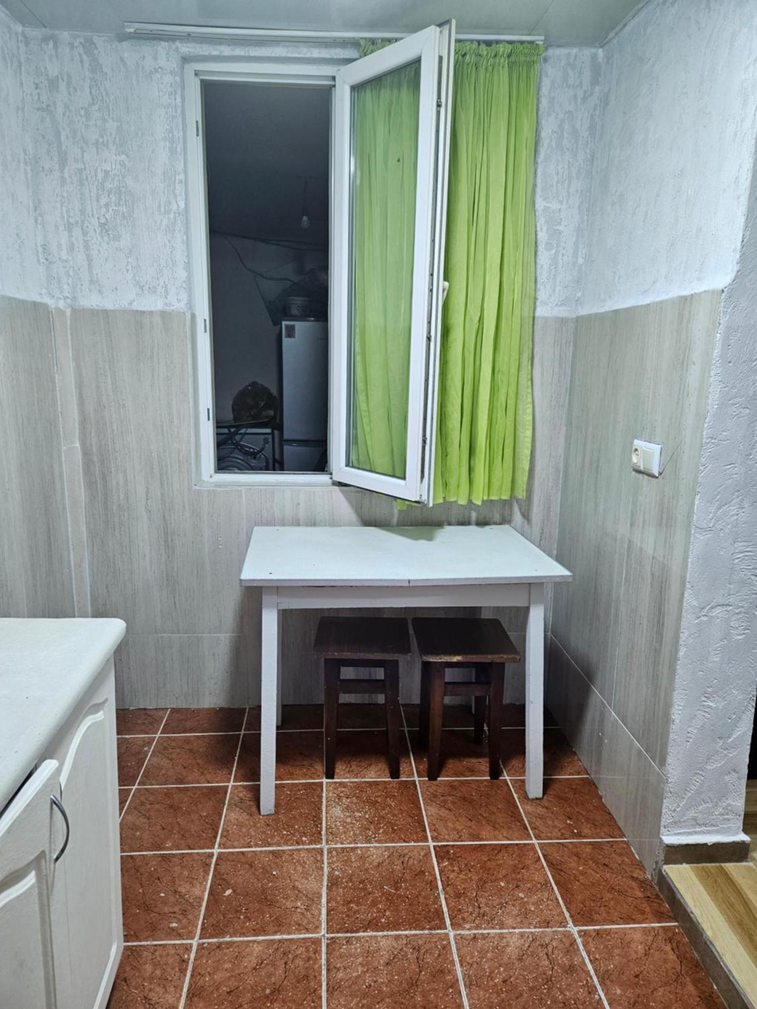 Guest House 2 Floor Batumi Exteriör bild