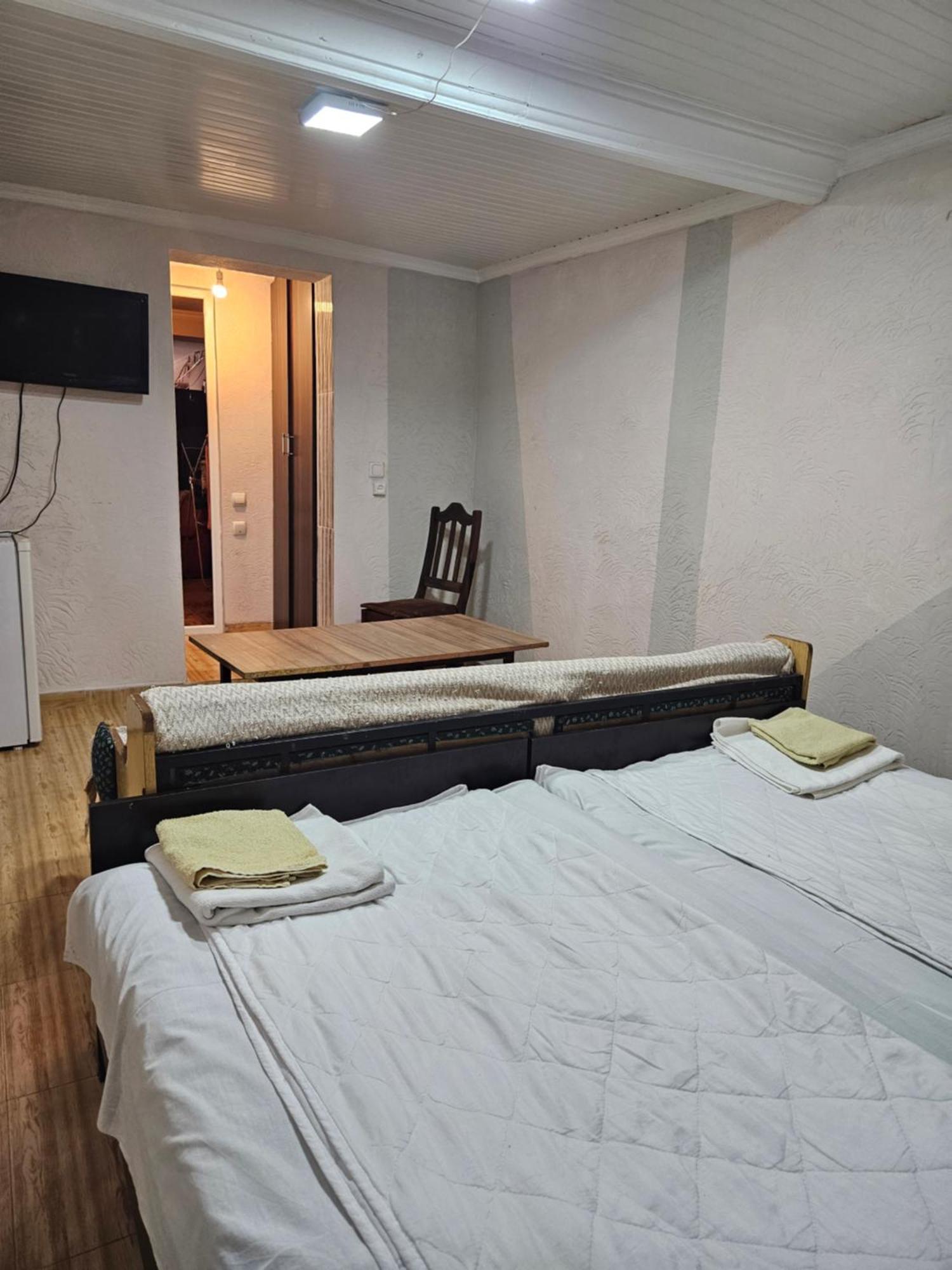 Guest House 2 Floor Batumi Exteriör bild