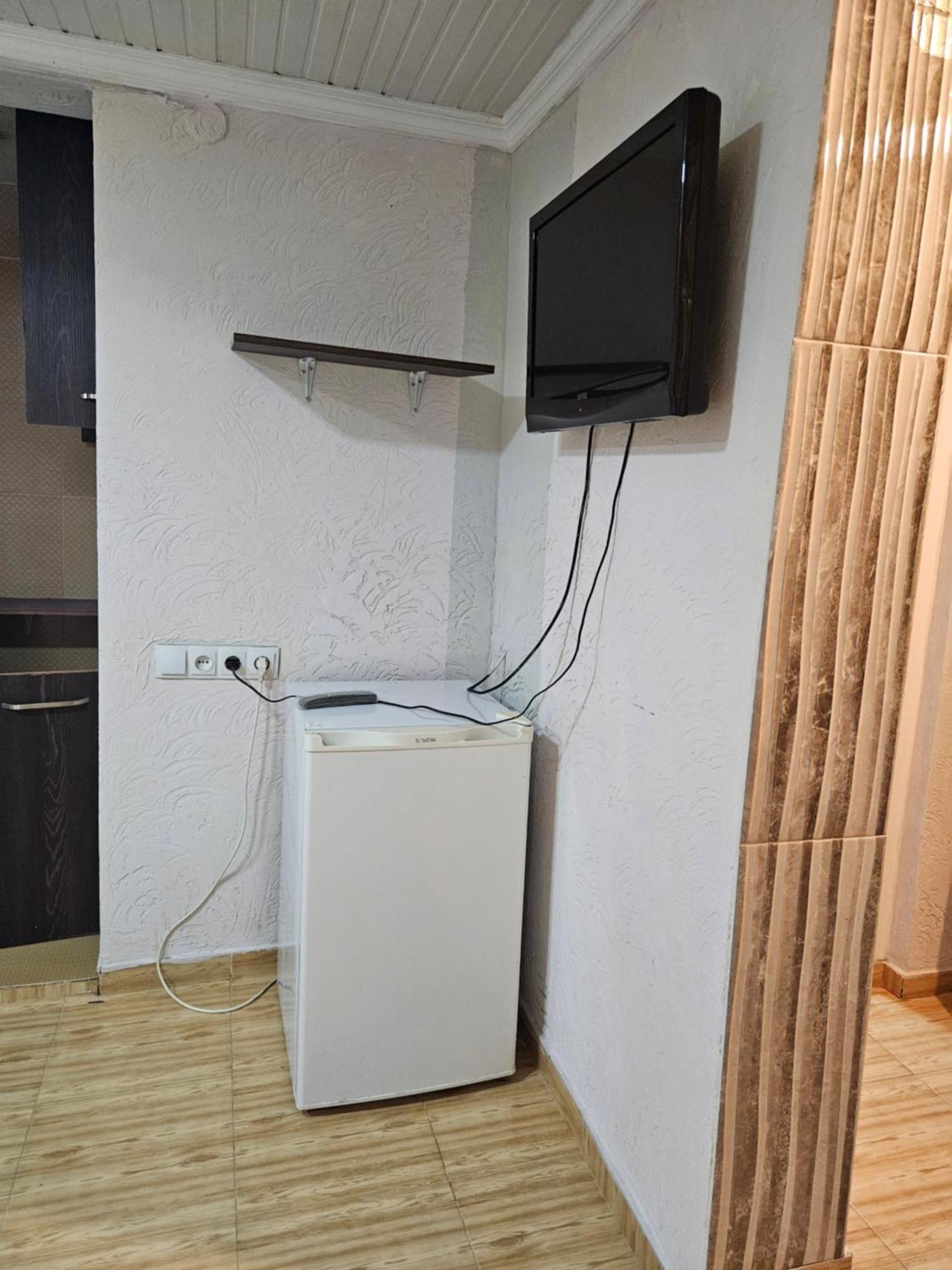 Guest House 2 Floor Batumi Exteriör bild