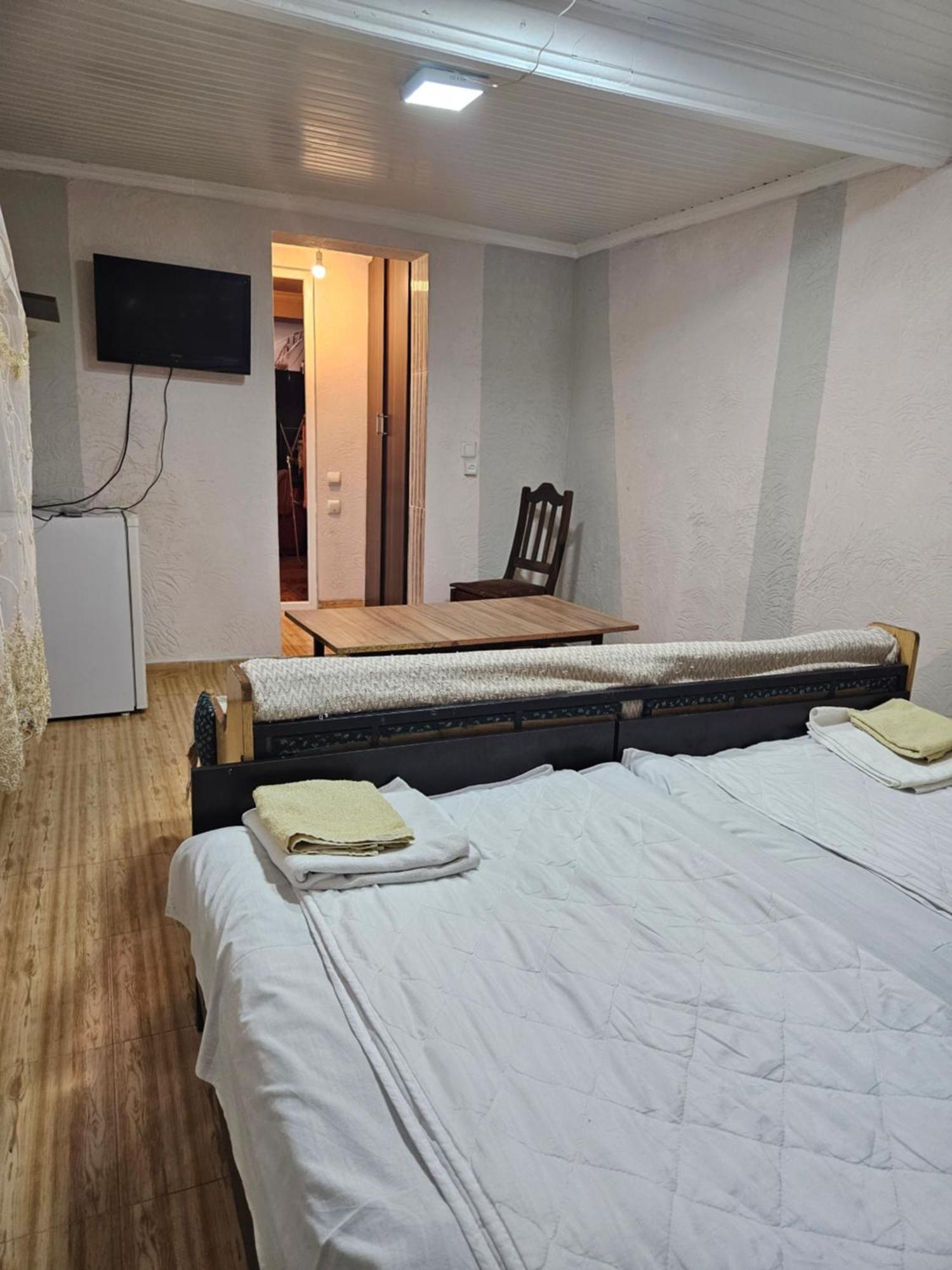 Guest House 2 Floor Batumi Exteriör bild